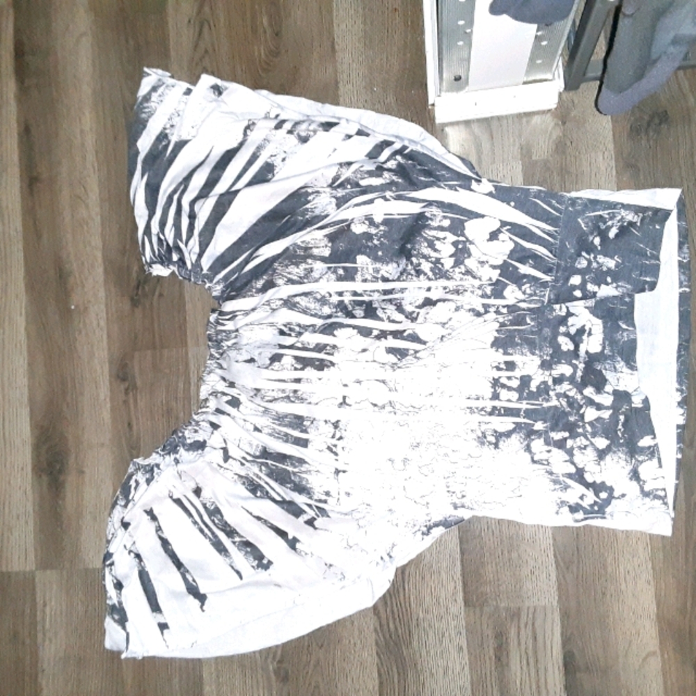 Beautiful black and white top